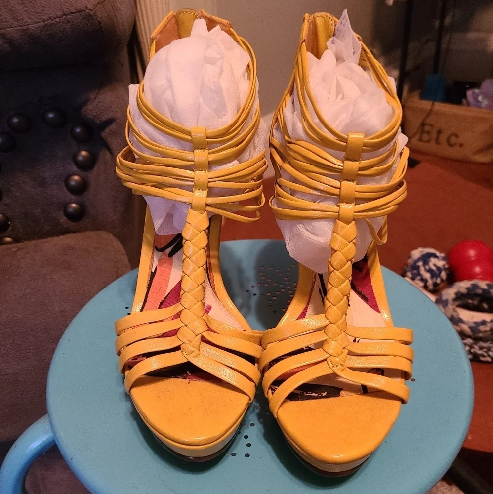 HP🔥🔥Michael antonio yellow wedge New